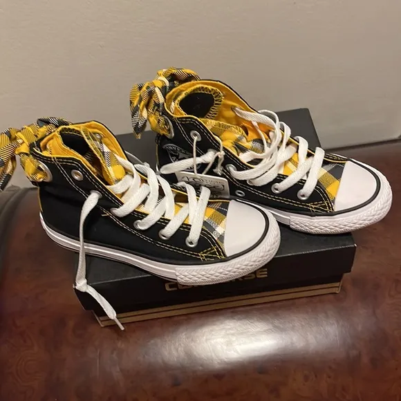 Girls Converse bow high top sneakers