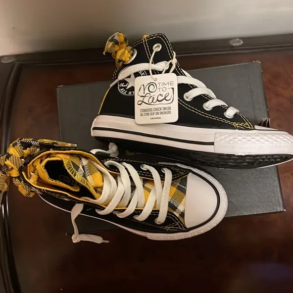 Girls Converse bow high top sneakers