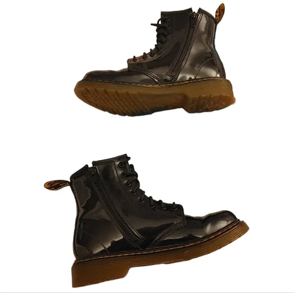 Girls Dr. Martens Junior 1460 Patent Leather Lace Up Boots