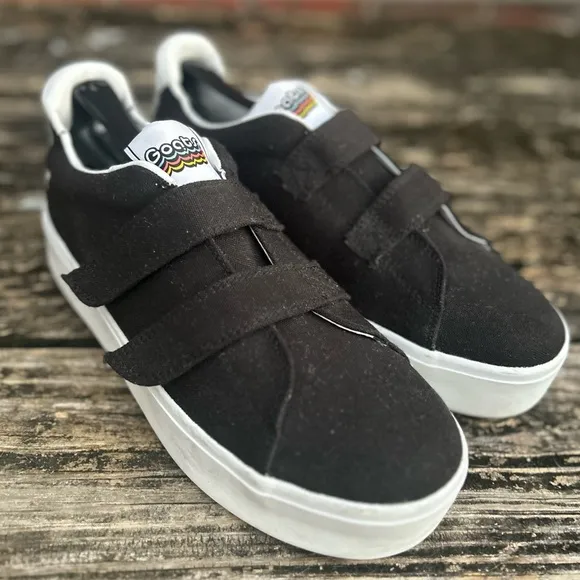 GOATS WOMEN 305W BLACK &amp; White Canvas PLATFORM HOOK AND LOOP SNEAKERS SIZE 9.5