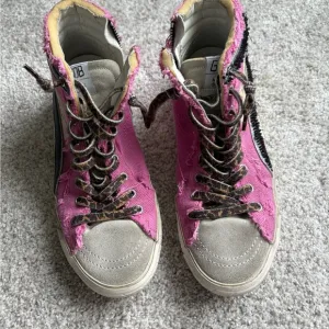 Golden Goose Pink Mid-Top You Make Me Always Happy sneakers