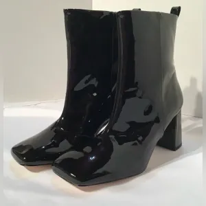 Good American Black High Gloss Patent Leather Booties 3” heel Square Toe  sz 7