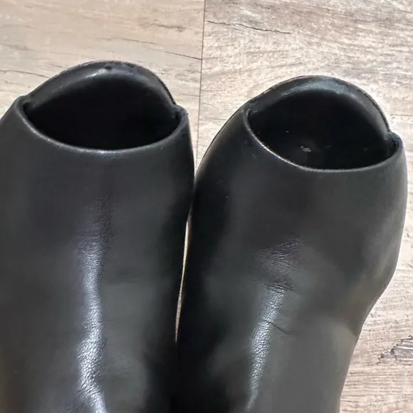 Gucci Bootie Heels with Peak Toe