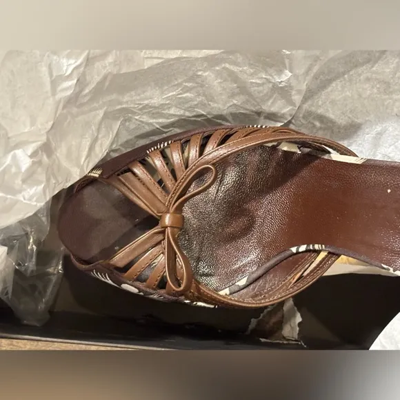 Gucci Floral Print Women's Brown Sandals