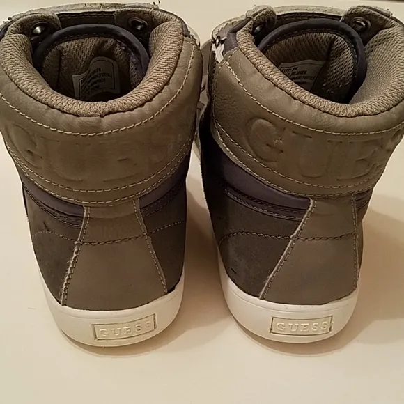Guess  Sneaker
