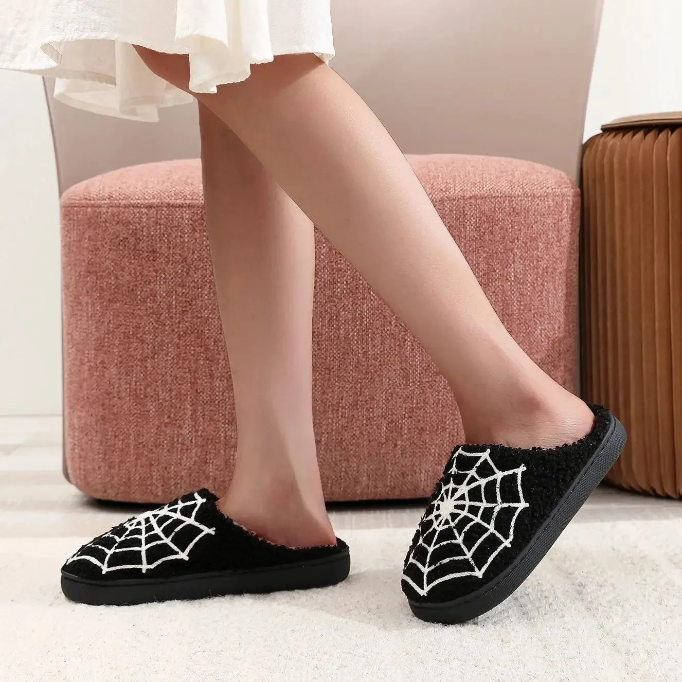 Halloween Spider Web Pattern Horror Pubon Atmosphere fashion Embroidery stuffed Home Thick-soled Cozy Furry Cotton Slippers Personality Warm Non-slip Indoor Slippers Men Women Can Wear Christmas Day Gift
