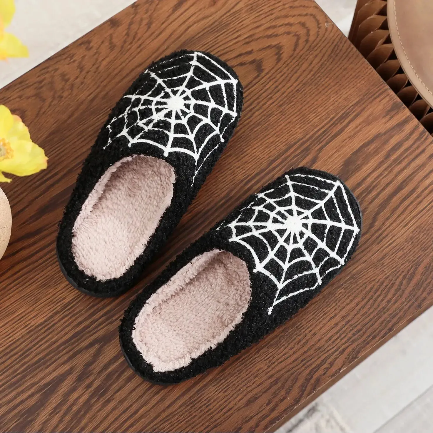 Halloween Spider Web Pattern Horror Pubon Atmosphere fashion Embroidery stuffed Home Thick-soled Cozy Furry Cotton Slippers Personality Warm Non-slip Indoor Slippers Men Women Can Wear Christmas Day Gift