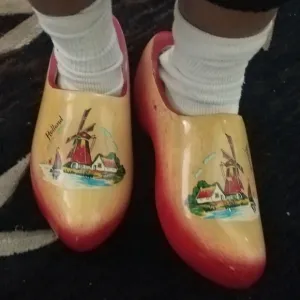 Handmade Seaside Scene Wooden Shoes frm Netherlands sz 41cm or 10.5 to 11 in US.