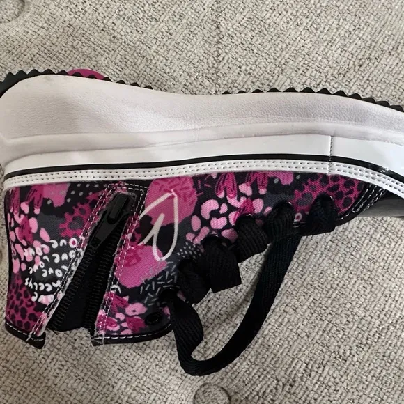 Heelys Black and Pink High-Top Sneakers