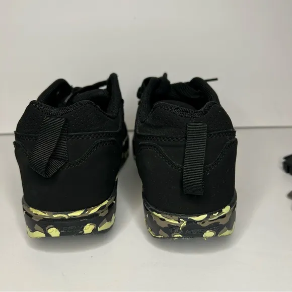 Heelys Black Camo Sneaker Heeled shoes Youth Boys 6