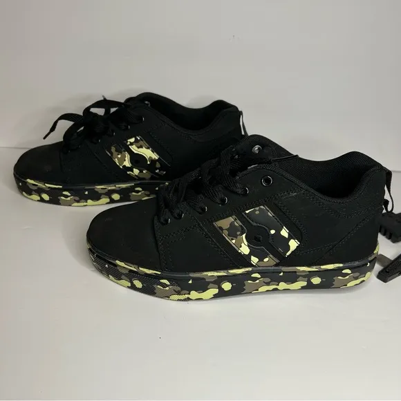 Heelys Black Camo Sneaker Heeled shoes Youth Boys 6