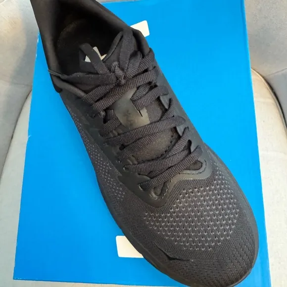 HOKA ARAHI 7 WOMEN’S SHOE VARIOUS SIZES WALK/RUNNING  #1147851/BBLC NEW IN BOX