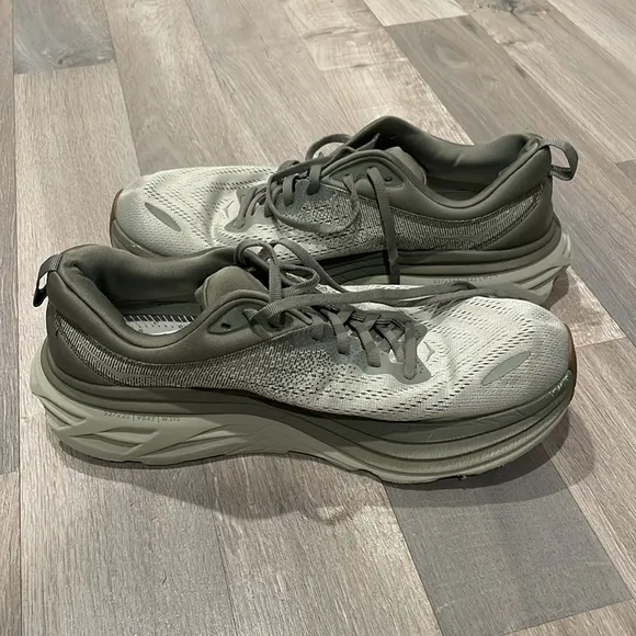 Hoka Bondi 8 Sneakers
