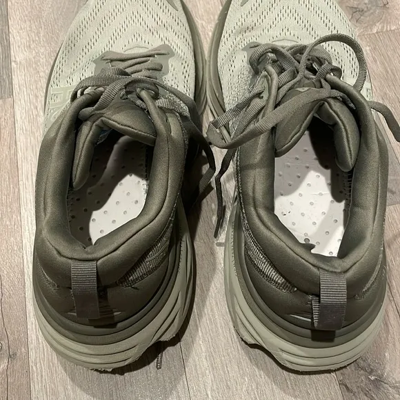 Hoka Bondi 8 Sneakers