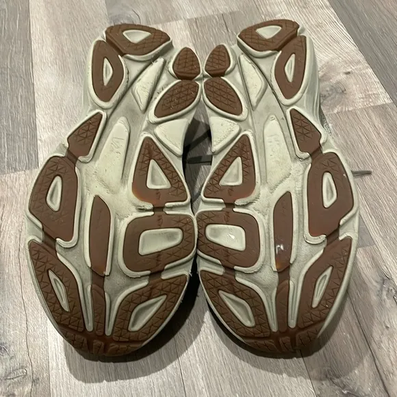 Hoka Bondi 8 Sneakers