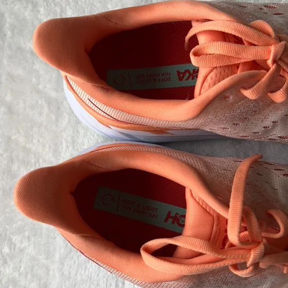Hoka Clifton 8 Woman’s Shoes