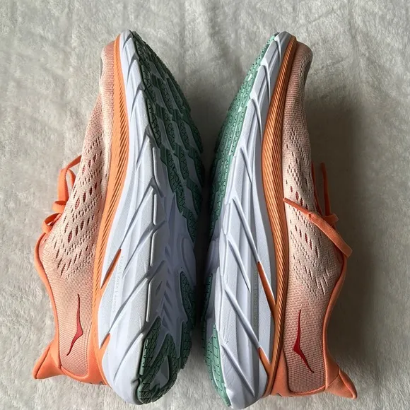 Hoka Clifton 8 Woman’s Shoes