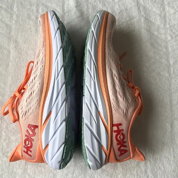 Hoka Clifton 8 Woman’s Shoes