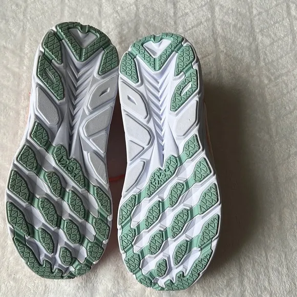 Hoka Clifton 8 Woman’s Shoes