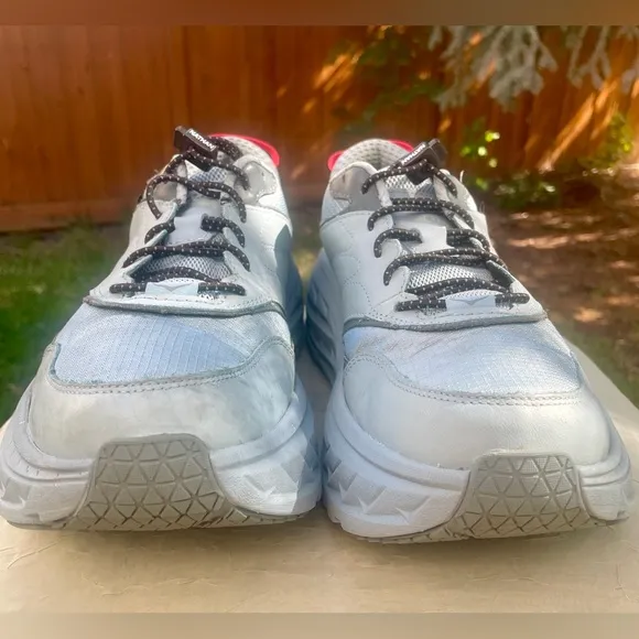 Hoka One Bondi L GTX Gore-Tex Unisex Running Shoes. 1129973 Men 10.5 Women 11.5