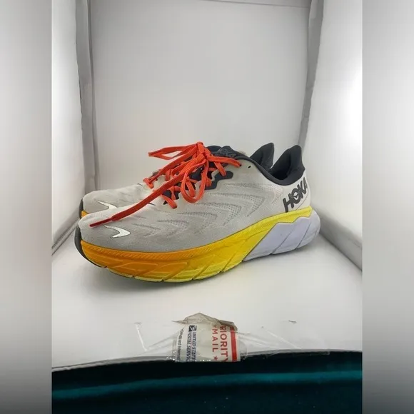 Hoka One One Arahi 6 Blanc De Blanc Size 11​​​​​