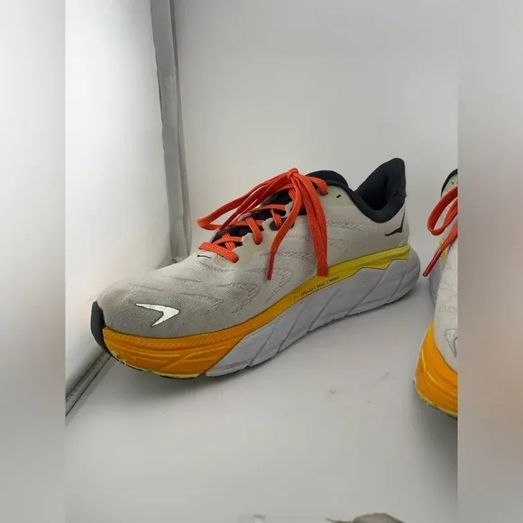 Hoka One One Arahi 6 Blanc De Blanc Size 11​​​​​