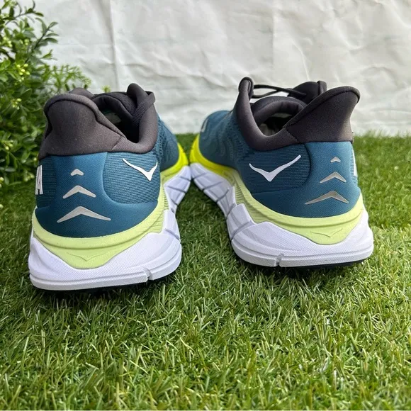 Hoka One One Arahi 6 blue graphite  men Size 11.5D NEW