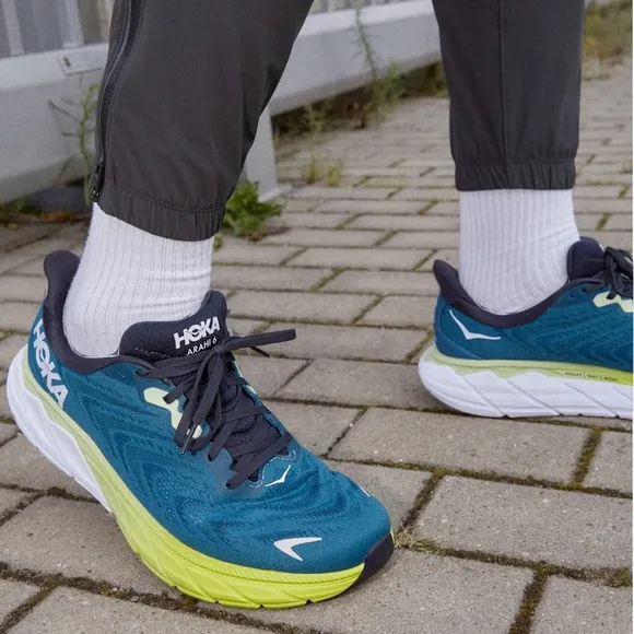Hoka One One Arahi 6 blue graphite  men Size 11.5D NEW