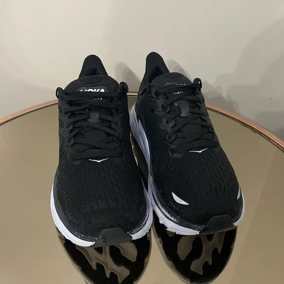 Hoka One One Clifton 8 Black and White Women’s Size 8.5 D