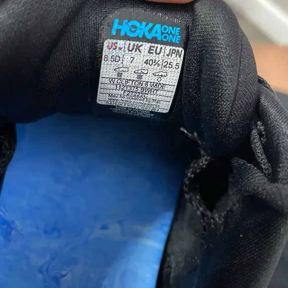 Hoka One One Clifton 8 Black and White Women’s Size 8.5 D