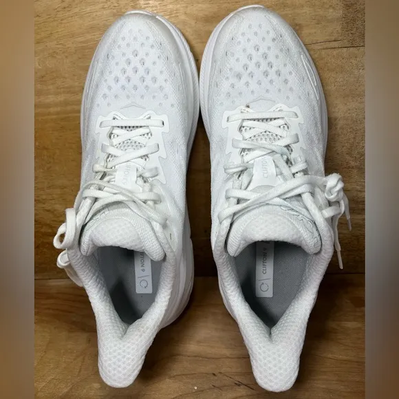 Hoka One One Clifton 9 REFLECTIVE Womens Size 9.5 Running Shoes Sneakers White