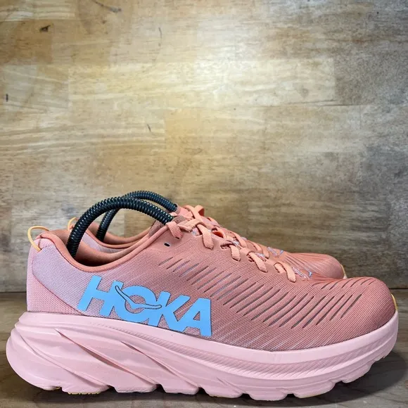 Hoka One One Rincon 3 Womens Sz 9 Wide Running Shoes Sneakers Shell Coral Peach