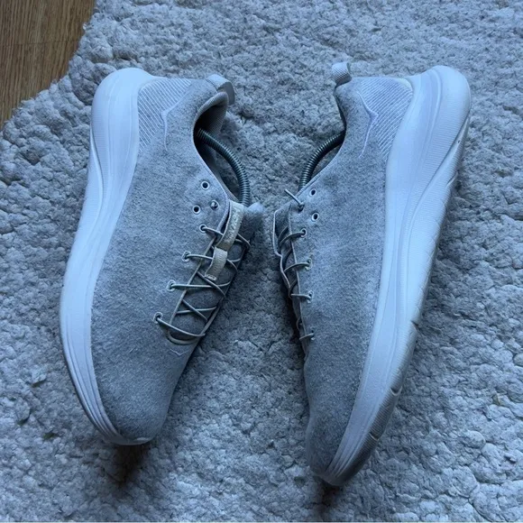 Hoka One One Woman's Hupana Flow Wool Gray Running Shoes Size 11