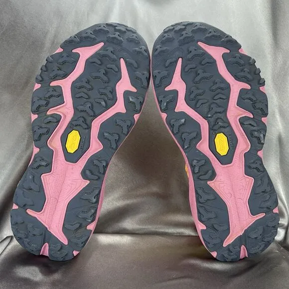Hoka One Speedgoat 6 Women's 10 D Sneaker Shoes Trail Orange Running Walking Gym