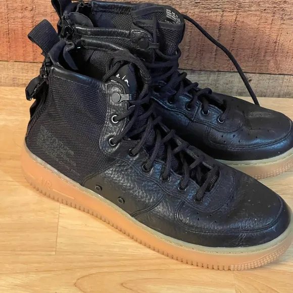 ♥️Host Pick♥️Nike SF Air Force 1 High sneakers