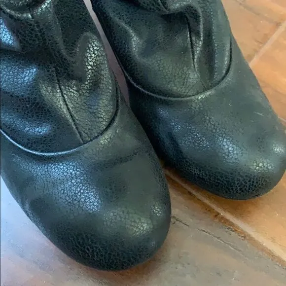 𝅺HOT Kiss Dignity Ankle Bootie Boots Shoes