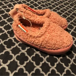 Hunter Toddler Girls Fuzzy Shoes Pink Sz 6 Faux Fur Slip On