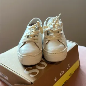 Ibiza platform sneakers