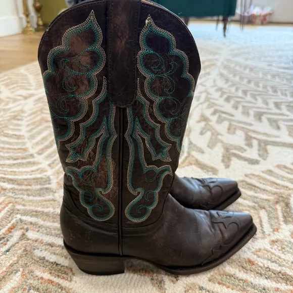 Idyllwind Brown Leather Boots with Teal Embroidery Size 8