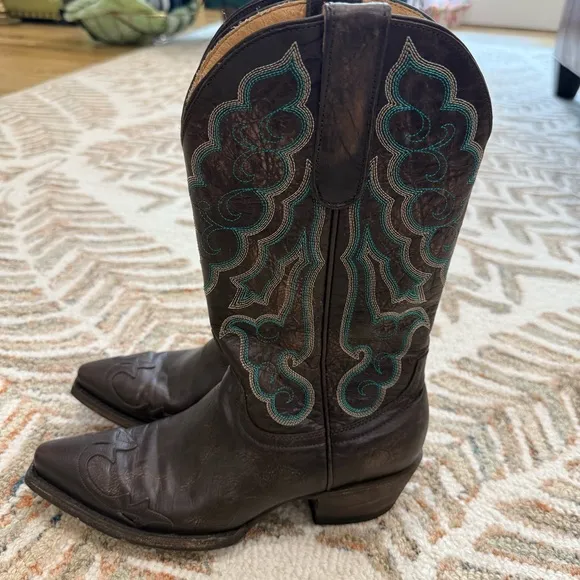 Idyllwind Brown Leather Boots with Teal Embroidery Size 8