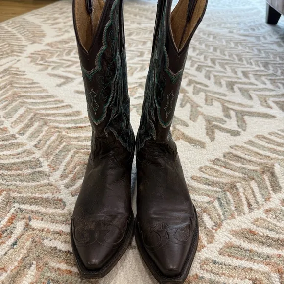 Idyllwind Brown Leather Boots with Teal Embroidery Size 8