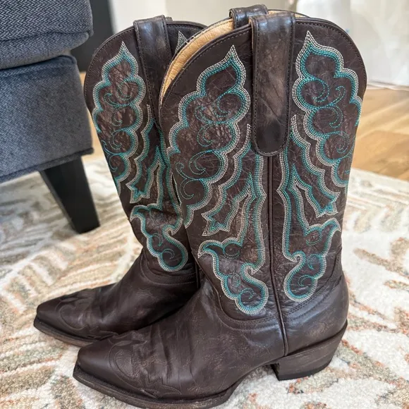 Idyllwind Brown Leather Boots with Teal Embroidery Size 8
