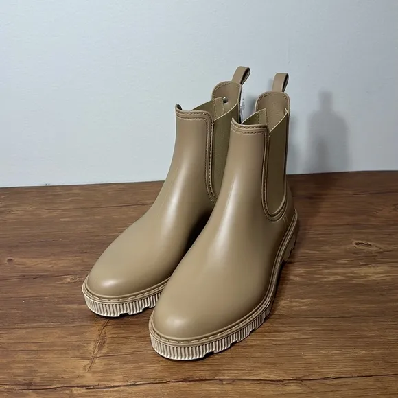 Igor Round Toe Plain Beige Block Heels PVC Clothing Women’s Rain Boots sz 8 new