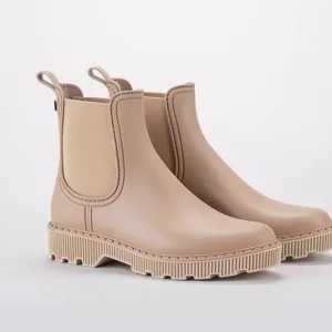 Igor Round Toe Plain Beige Block Heels PVC Clothing Women’s Rain Boots sz 8 new