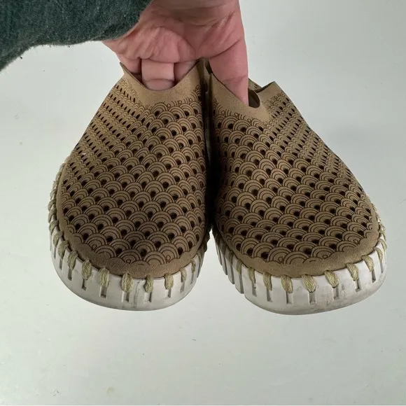 Ilse Jacobsen Tan Tulip Slip On Shoes Size 38