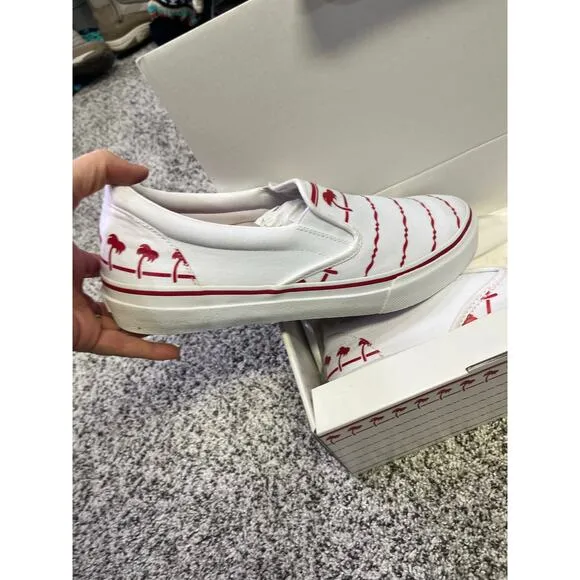 In &amp; Out Slip On Sneakers Men’s 11, New In Box, White/Red Iconic Retro Logo CA