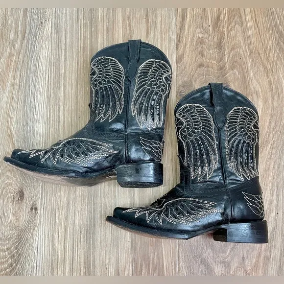 Innovation Pointed Toe Angel Wings Boots Size 12 EUC