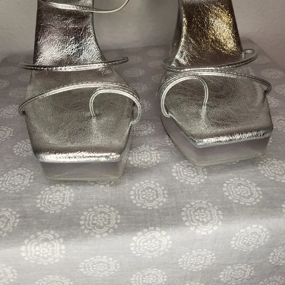 Jeffrey Campbell Primadonna Silver Platform with Clear Heel size 10