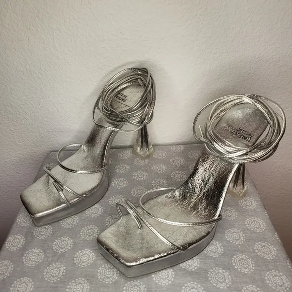 Jeffrey Campbell Primadonna Silver Platform with Clear Heel size 10