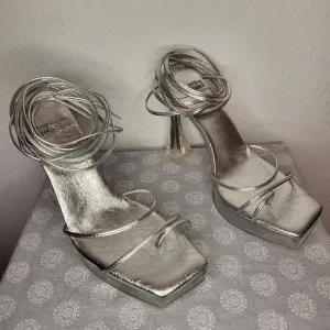 Jeffrey Campbell Primadonna Silver Platform with Clear Heel size 10